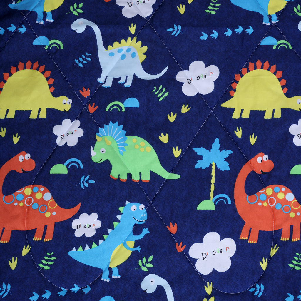 Wild Friends Cozy Comforter