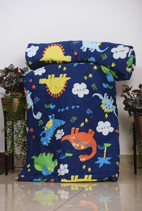 Wild Friends Cozy Comforter